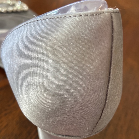 WOMEN’S Nina gray wedges size 8M rhinestones satin - Picture 11 of 11